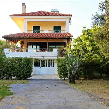 別荘 Lagoutis Beachfront House *