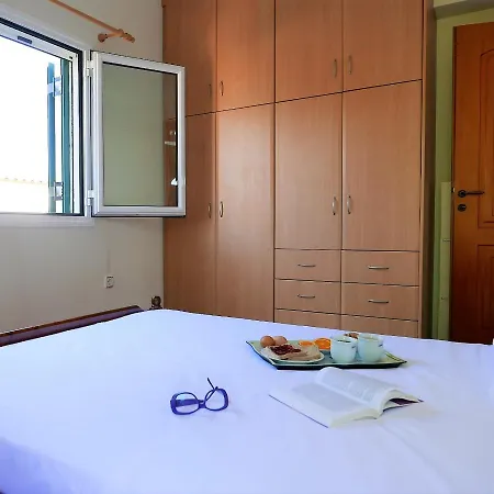 Lagoutis Beachfront House 別荘